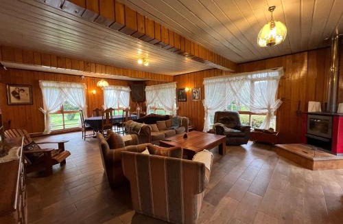 Loncoche Bed & Breakfast | Charming Room in Rustic Wood House w Breakfast