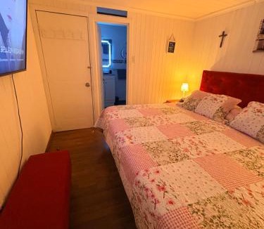 San Antonio House | Habitacion Deluxe, Wi-Fi, desayuno gratis y a minutos del crucero!