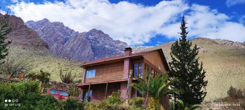 Paiguano Ski Chalet | Hermosa casa para 8 Personas con tinaja - Cochiguaz-Valle De Elqui