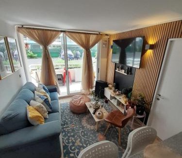 La Cisterna Apartment | Large Urban Oasis Balcony y Parking y Metro L2 y L4A