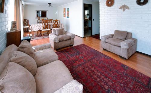 Los Andes House | Casa con piscina en barrio residencial