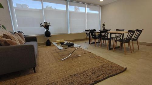 La Cisterna Apartment | Oceana Suites Refugio en Briones Luco