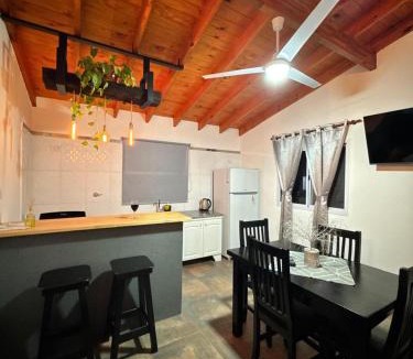Carpinteria House | Don Andrés y doña cuca
