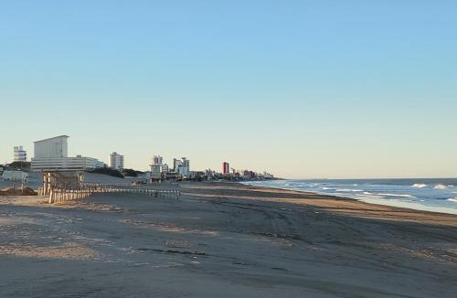Villa Gesell Apartment | Bright beachfront apartment with ocean view