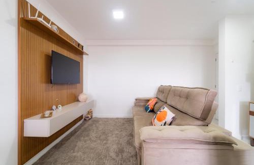 Praia da Armacao do Itapocoroi Apartment | Apto Penha a 300M PRAIA 8 min do BETO CARREIRO com PISICNA, sacada com CHURRASQUEIRA privativa, AR CONDICIONADO Wi Fi, PORTARIA 24h,vaga privativa de GARAGEM