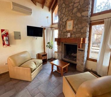 Esquel Cabin | Ayelen Andina