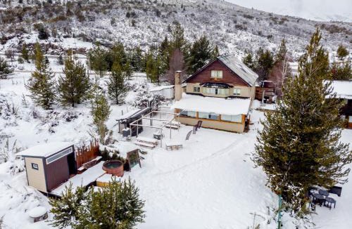 Villa Catedral Hostel | Swell Snow House