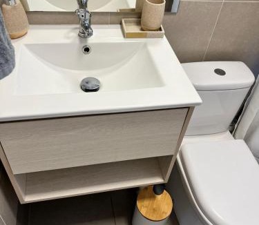 Los Angeles House | Habitación en casa compartida con baño privado