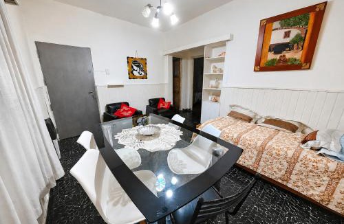 San Juan House | La Casa de Pilar - Casa Completa con Cochera y Patio