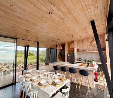 Cobquecura House | Olas de Buchupureo: con vida de campo