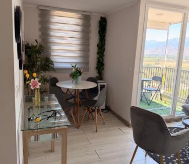 Rancagua Apartment | Dep moderno al costado de HHRR , parking privado , wifi , cercano a panamericana 5