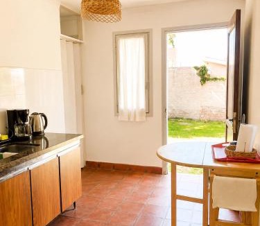 Arguello House | La Casita de Isabella - Cerca del Kempes con Patio