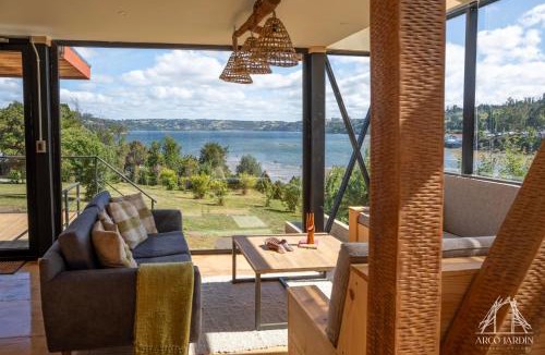 Nercon House | Casas Arco Jardin
