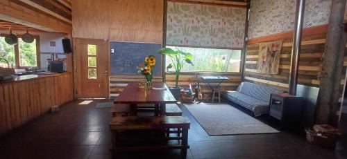 Hijuelas House | Hostal Arboretum cafeteria & jardin