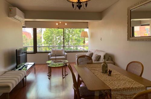 Vitacura Apartment | Cómodo departamento frente a Mall Parque Arauco