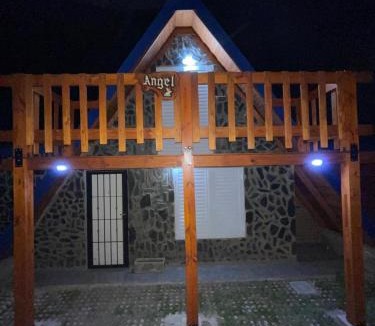 Yocsina House | Angel Alpino Cabin