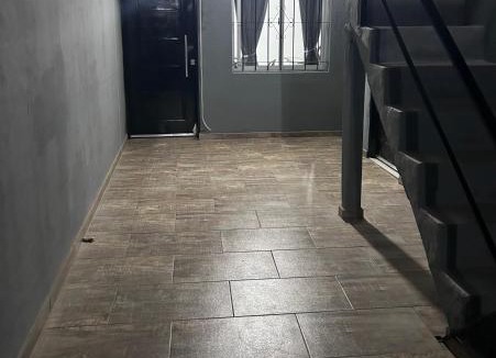Spegazzini Apartment | Departamento ESTRADA ideal para pasajeros en tránsito, viajes laborales o estadías cortas Ubicado en Ezeiza, a solo 20 minutos del Aeropuerto Internacional Ministro Pistarini, ofrece comodidad y practicidad para hasta 4 personas