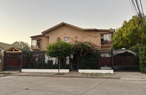 Las Rejas House | Habitación cerca de Pajarito, Aeropuerto, Clínicas, esc PDI y Carabineros
