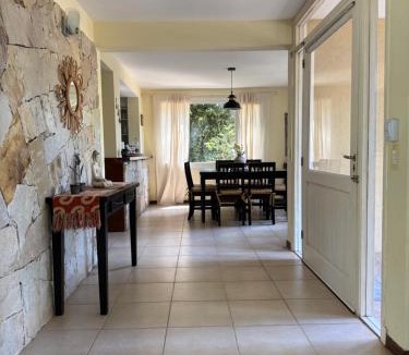 Carilo House | Casa con pileta en el Bosque de Cariló - Ideal Familias