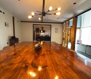 Pinto Apartment | The Black House