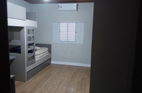 Taubate House | Casa com piscina, Area Gourmet, 8 Pessoas, Taubaté