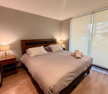 Vitacura Apartment | 1D con Cama King y Estacionamiento en Las Condes