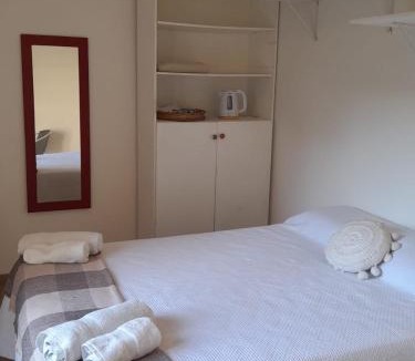 Puerto Madryn House | Habitación en casa familiar "FILOMENA"