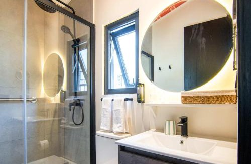 Santiago Apartment | HOM Loft Pueblo La Dehesa con Parking y AC PLD 32