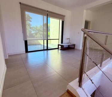 Pilar Centro House | Casa con piscina en Estancias del Pilar, 3 dormitorios, jardín y parrilla