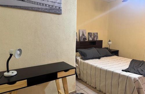 Godoy Cruz House | Plaza Godoy Cruz, habitacion y baño privado en casa 6 ambientes comunes, churrasquera parrilla