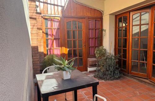 Godoy Cruz House | Plaza Godoy Cruz, habitacion y baño privado en casa 6 ambientes comunes, churrasquera parrilla