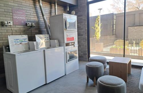 Los Angeles Apartment | Departamento Nuevo 1D1B con estacionamiento sobre stripcenter y supermercado