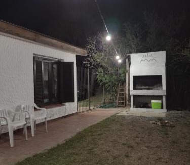 Villa Parque Siquiman House | Tu refugio en las sierras-Excepcional vista-6 huéspedes