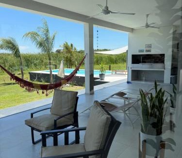Corrientes House | Casa con Piscina sobre Laguna Brava - Tranquilidad y Naturaleza en Barrio Privado