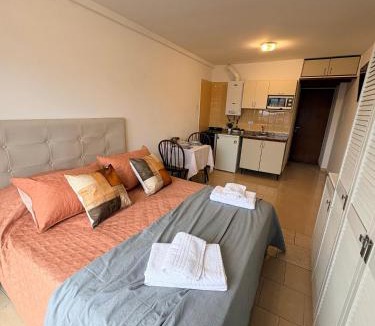 Villa Carlos Paz Apartment | El Balcón de Margy Villa Carlos Paz Centro Galeria Acuario Acogedor monoambiente con vista al rio
