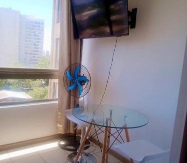 Las Rejas Apartment | Departamento a pasos del terminal de buses de Santiago, USACH, Escuela PDI, Barrio Meiggs, Estación de trenes EFE y Autopista Gral Velazques