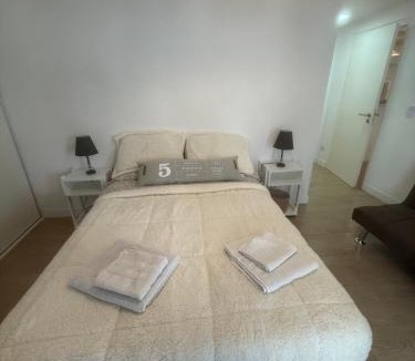 Constitucion Apartment | Depto Premium entero con pileta uso común Capac 5 personas