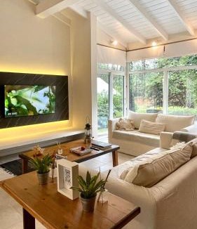 Carilo House | Espectacular casa en Cariló frte al Golf 8 personas