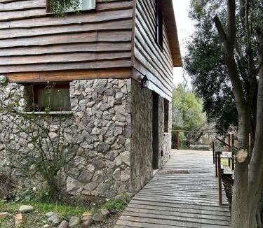 Junin de los Andes House | Hermosa cabaña a orillas del rio