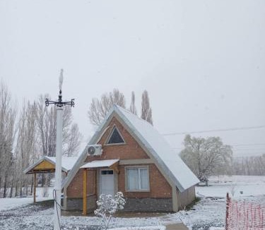 Villa del Curi Leuvu Ski Chalet | Complejo de Cabañas y Comidas Ruta 43