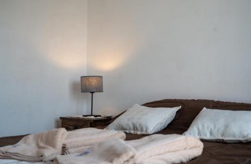 Bella Vista Apartment | Rustic Apart