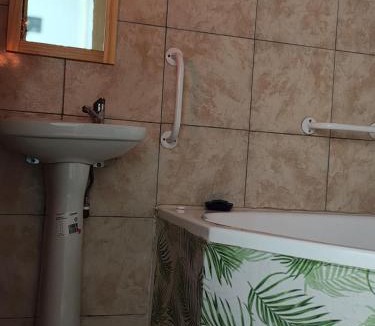 Plottier Apartment | BARDAS del LIMAY DORMI-con HIDROMASAJE - totalmente EQUIPADO