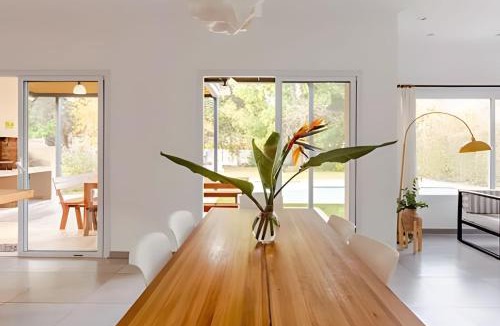 Del Viso Apartment | Casa privada con pileta climatizada, gran parque y parrilla en Pilar