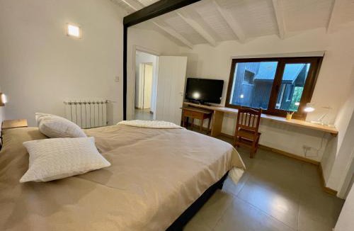 Dina Huapi House | Los Coirones 2 - Casa con jardin