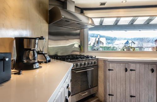 San Martin de los Andes Ski Chalet | La Casa De SCOTT CON PISCINA Y JACUZZI CLIMATIZADOS