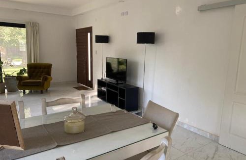 Saladillo House | Casa amplia y moderna