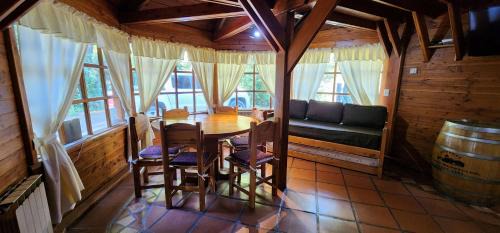 San Carlos de Bariloche Cabin | Cabañas Lucero del Bosque