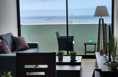 Historical District Apartment | HOM I 2D2B Vista al Mar piso 25 I Parking I Mall PNM 0625