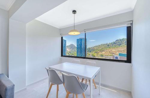 El Golf Apartment | Alto Vitacura II - AC & City Views