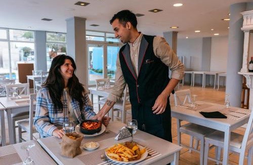 Puerto Piramides Hotel | Rayentray Las Restingas Hotel De Mar